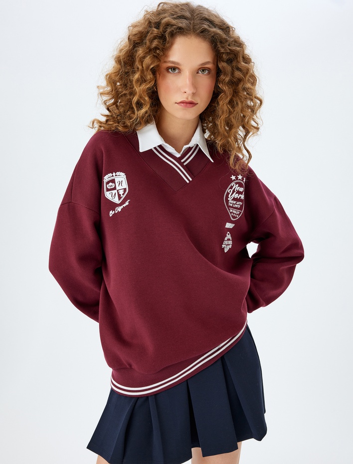  V Yaka Kolej Baskılı Şardonlu Oversize Sweatshirt
