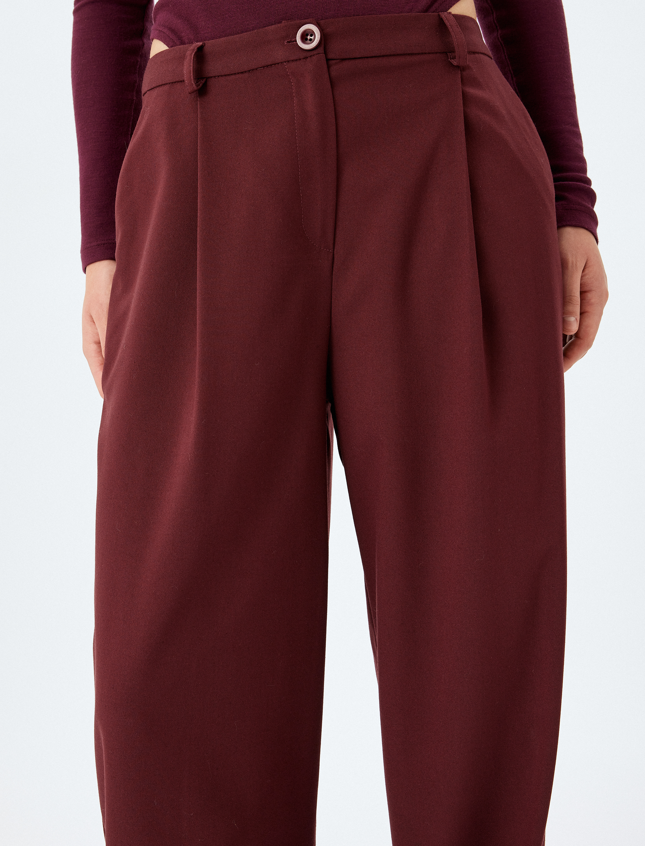   Normal Bel Düğmeli Cep Detaylı Düz Uzun Paça Pileli Pantolon