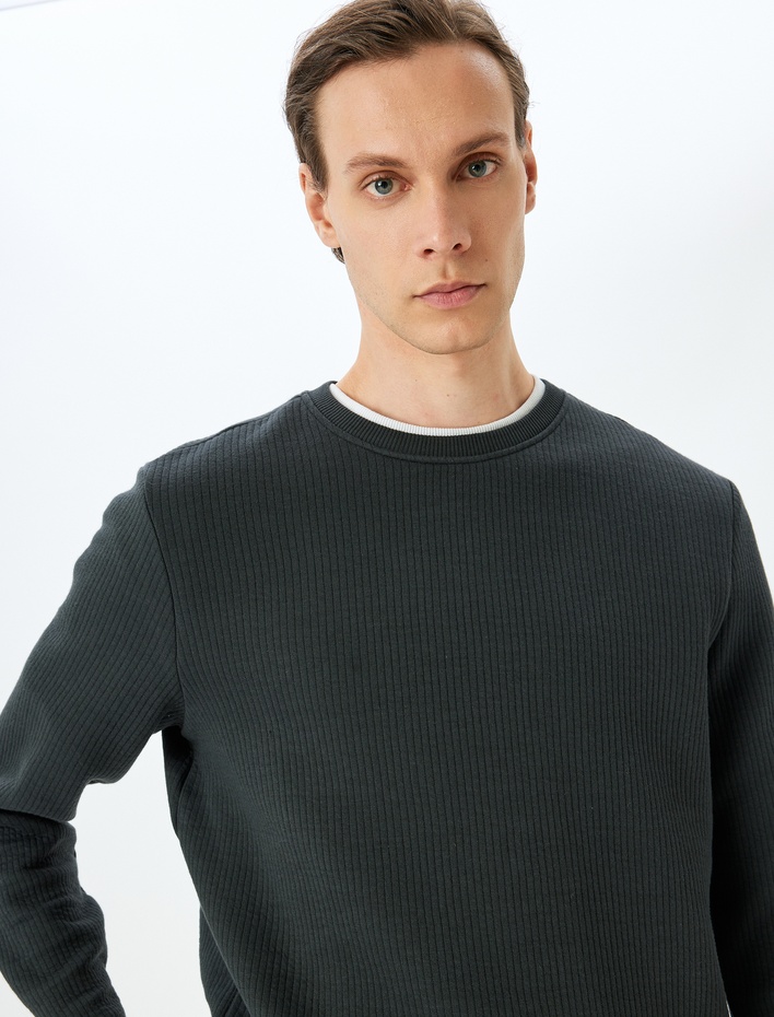  Uzun Kollu Pamuk Karışımlı Dokulu Basic Bisiklet Yaka Sweatshirt