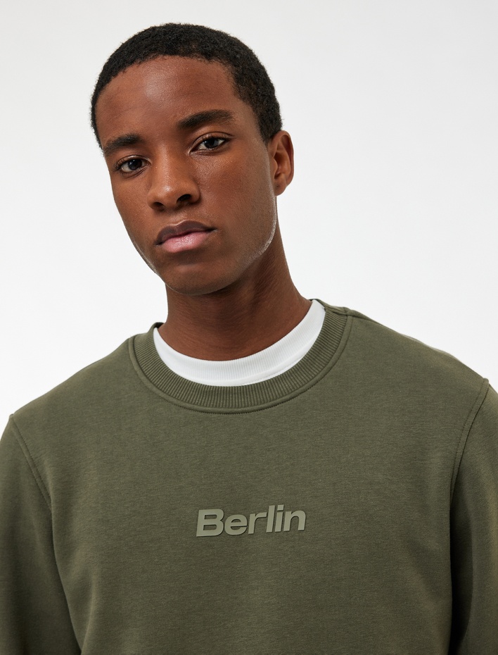  Uzun Kollu Bisiklet Yaka Şardonlu Baskılı Sweatshirt