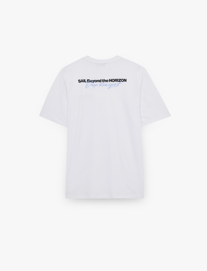  Kısa Kollu Bisiklet Yaka Pamuklu Nakışlı Arkası Baskılı Tişört