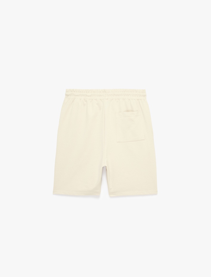  Pamuklu Cep Detaylı Beli Bağcıklı Baskılı Bermuda Şort