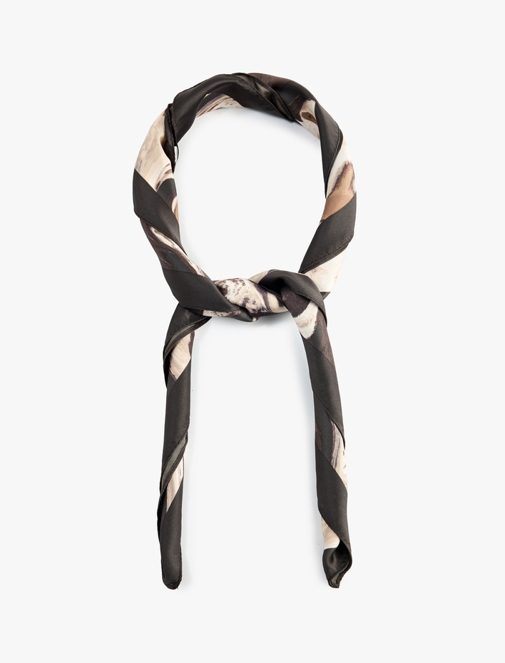 Kadın Soyut Desenli Saten Kare Fular