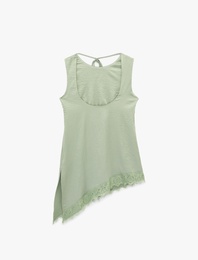 Kolsuz Bisiklet Yaka Asimetrik Kesim Dantelli Saten Bluz