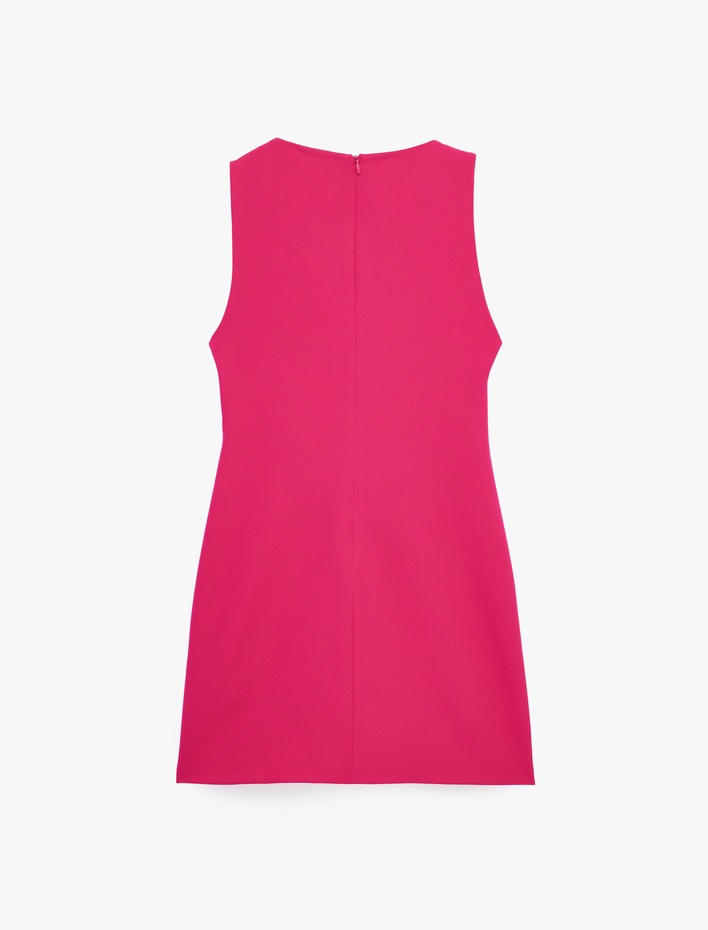  Bisiklet Yaka A Kesim Aksesuar Detaylı Kolsuz Mini Elbise