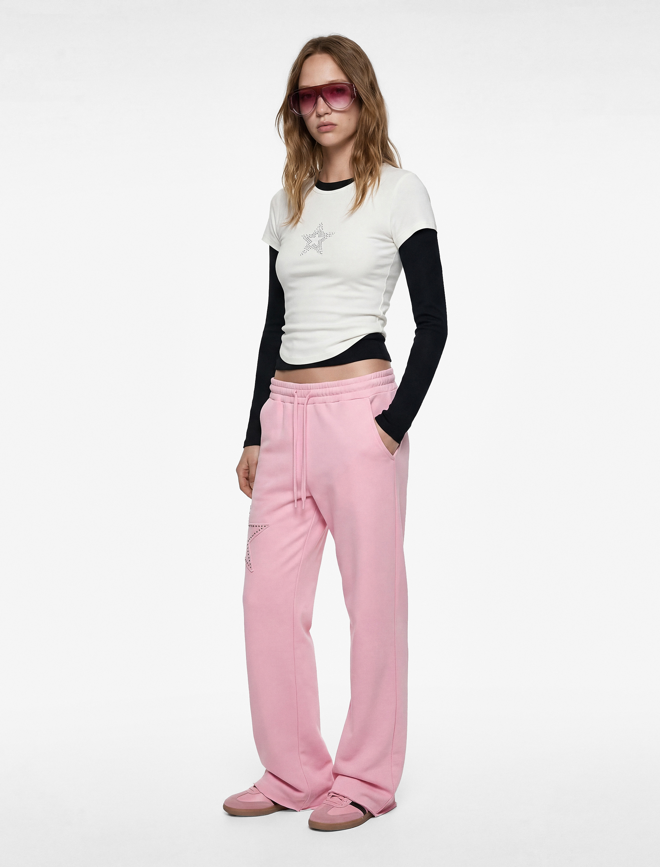   Yıldız Aplike Detaylı Beli Bağcıklı Rahat Kalıp Geniş Paça Eşofman Altı