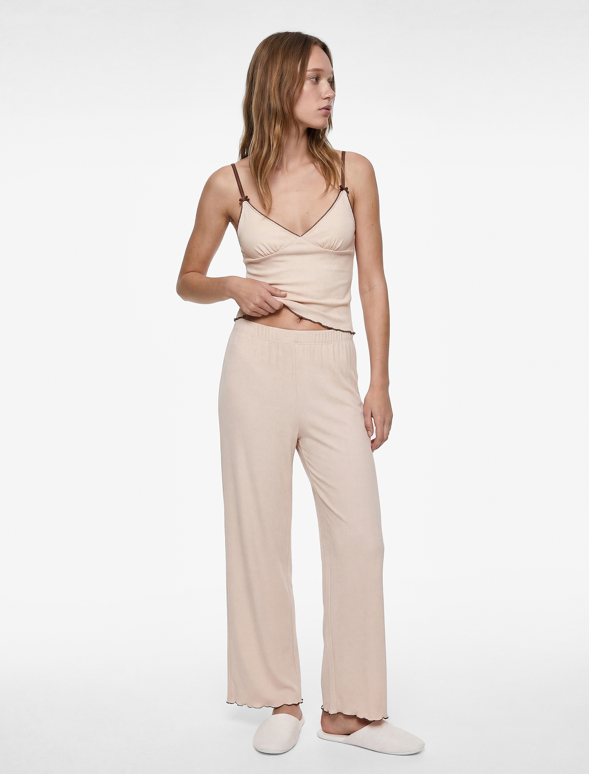   V Yaka Kolsuz Rahat Kalıp Viskon Pijama Üstü