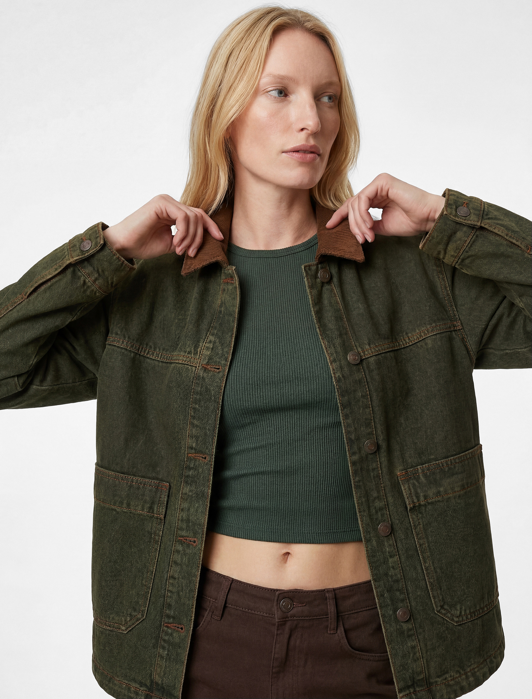   Yıkamalı Klasik Yaka Cep Detaylı Düğmeli Oversize Denim Ceket