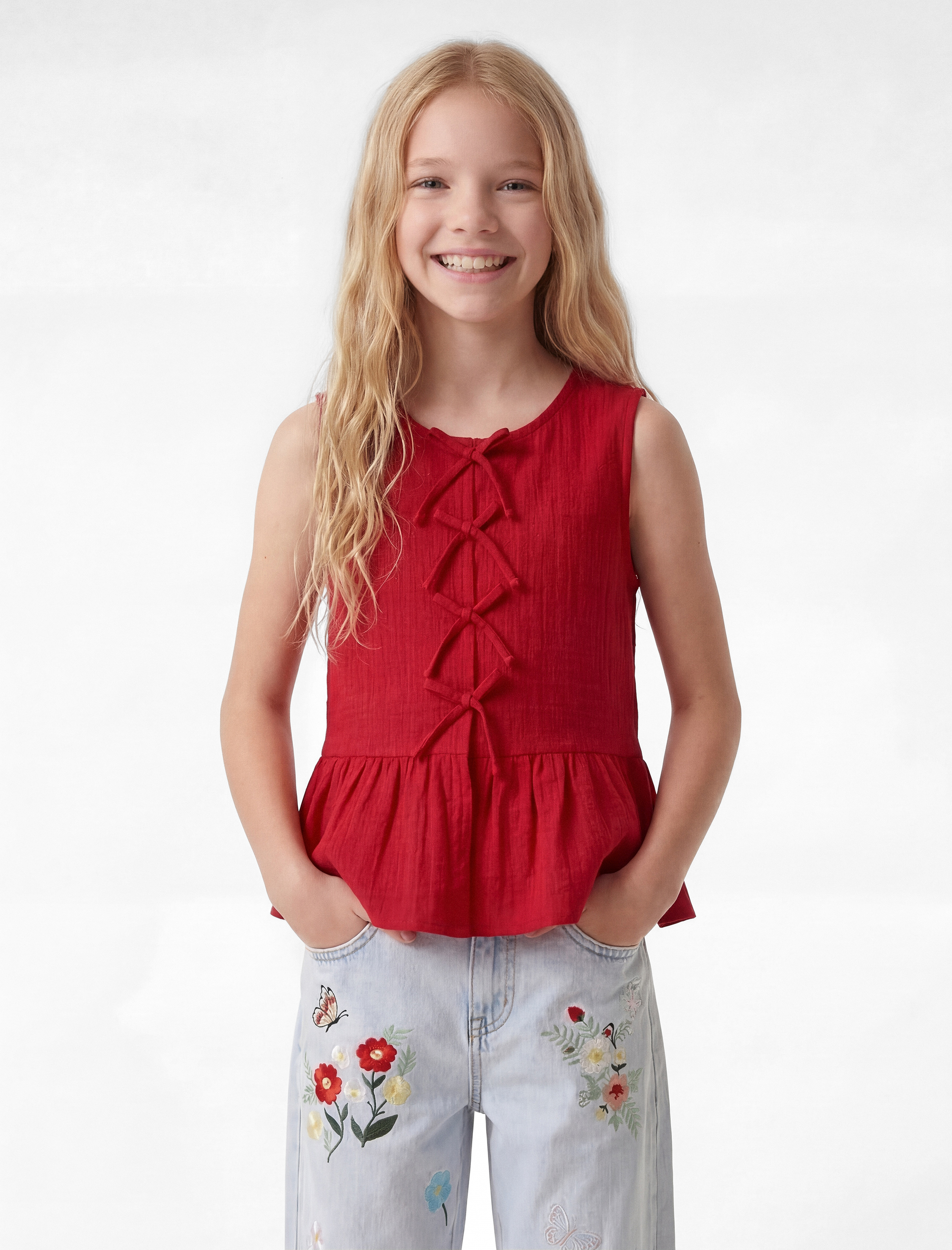  Kız Çocuk Bisiklet Yaka Bol Kalıp Düğmeli Fırfırlı Fiyonklu Viskon Kolsuz Bluz