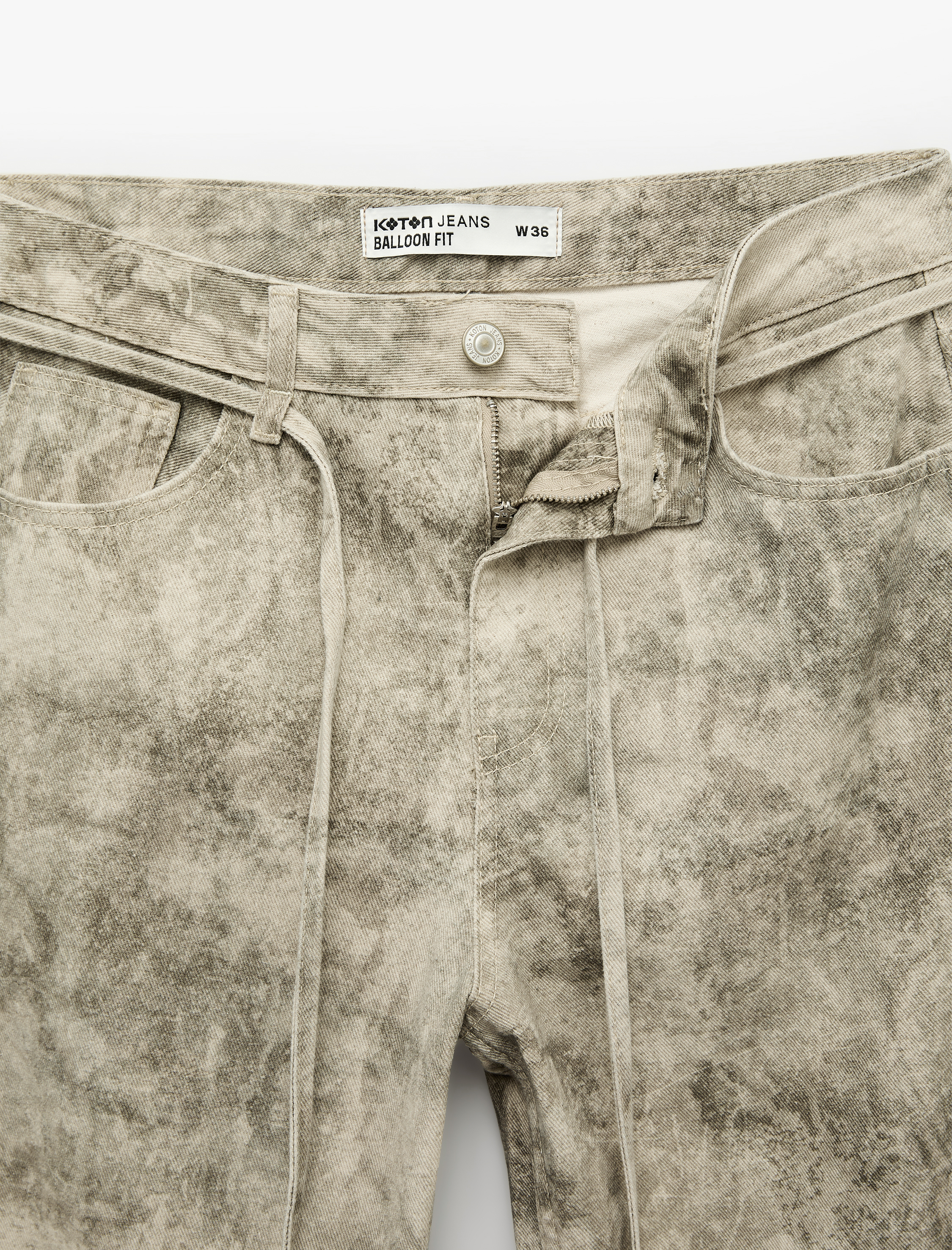   Rahat Kalıp Pamuklu Kemer Detaylı Yıkamalı Düğmeli Balon Pantolon