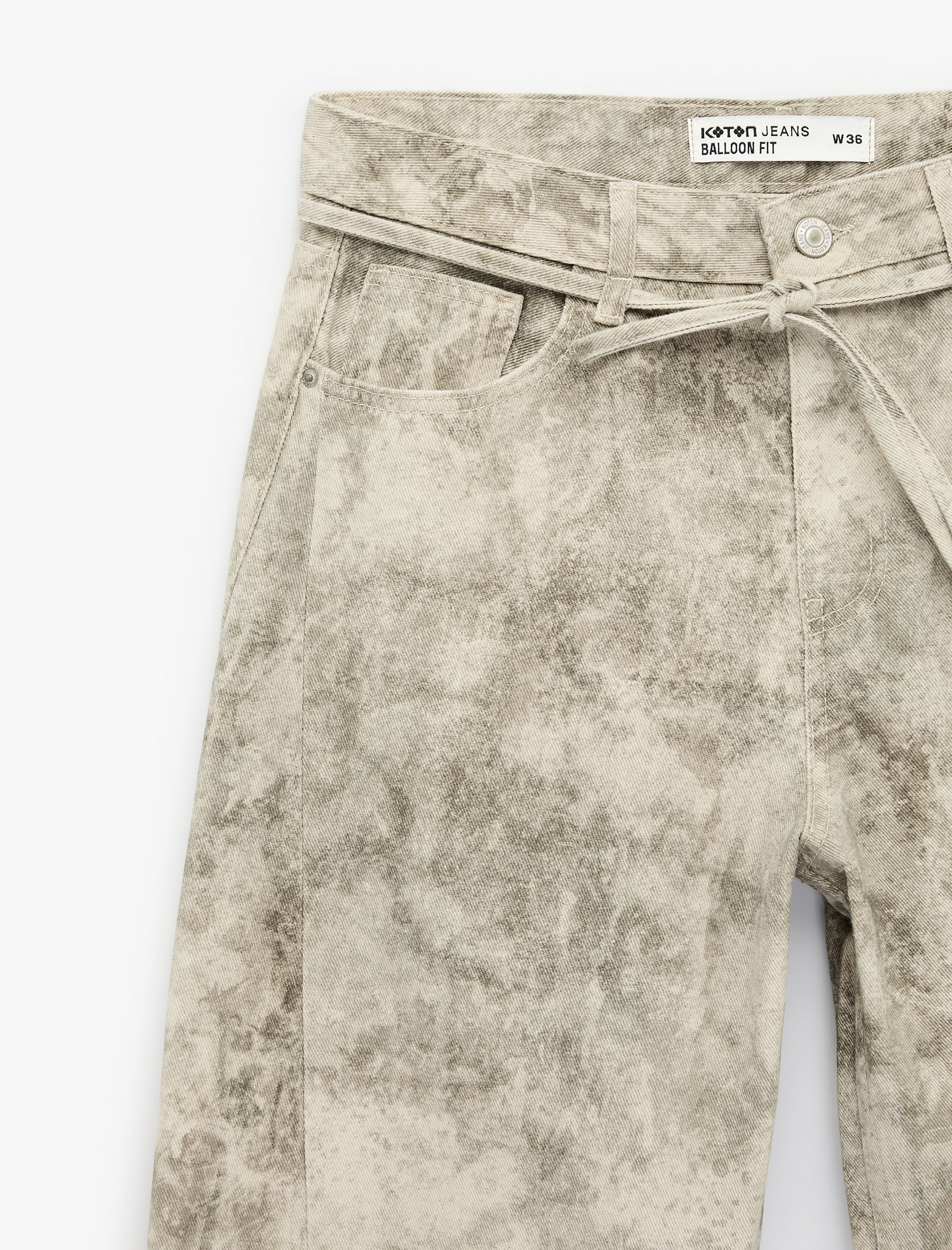   Rahat Kalıp Pamuklu Kemer Detaylı Yıkamalı Düğmeli Balon Pantolon