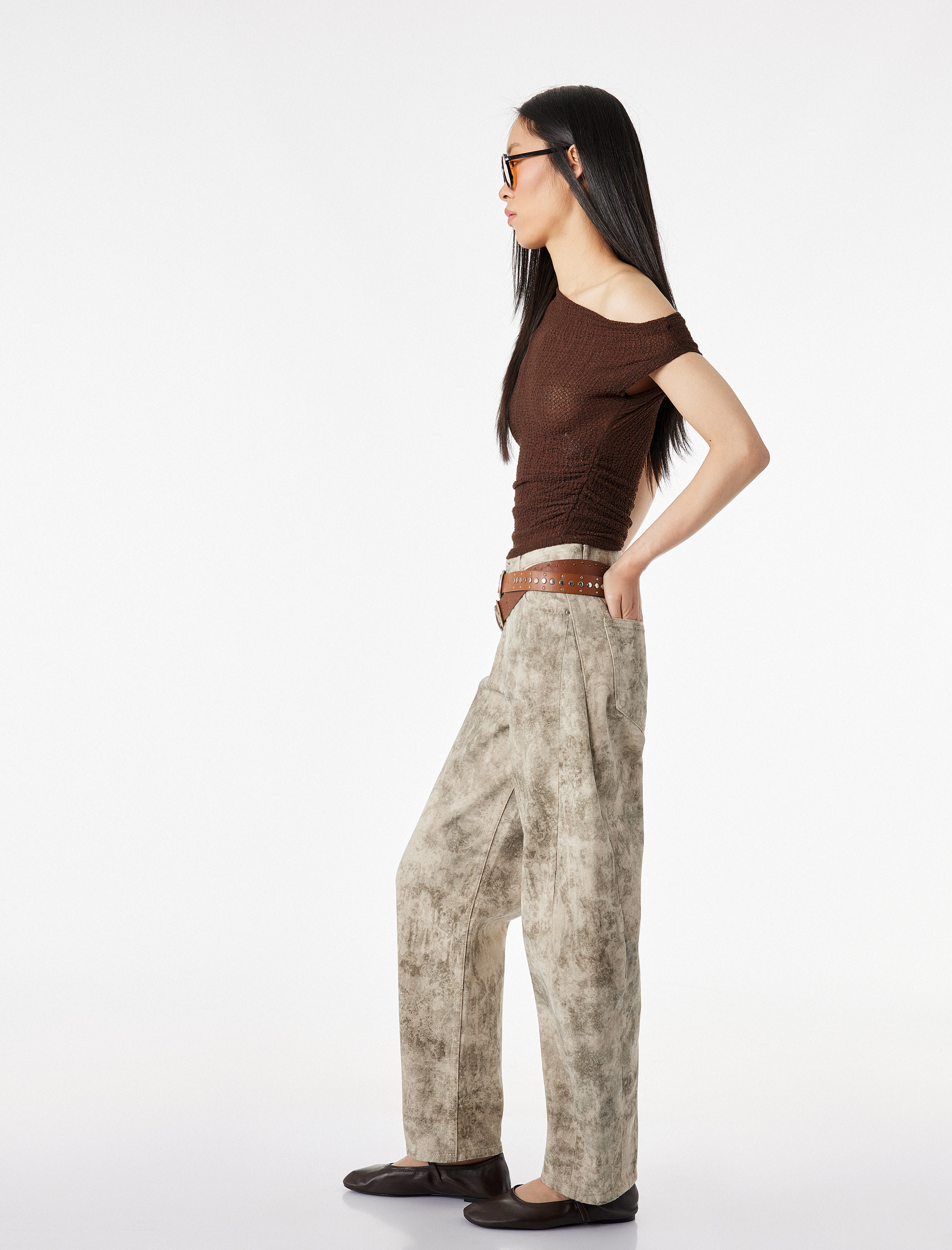   Rahat Kalıp Pamuklu Kemer Detaylı Yıkamalı Düğmeli Balon Pantolon