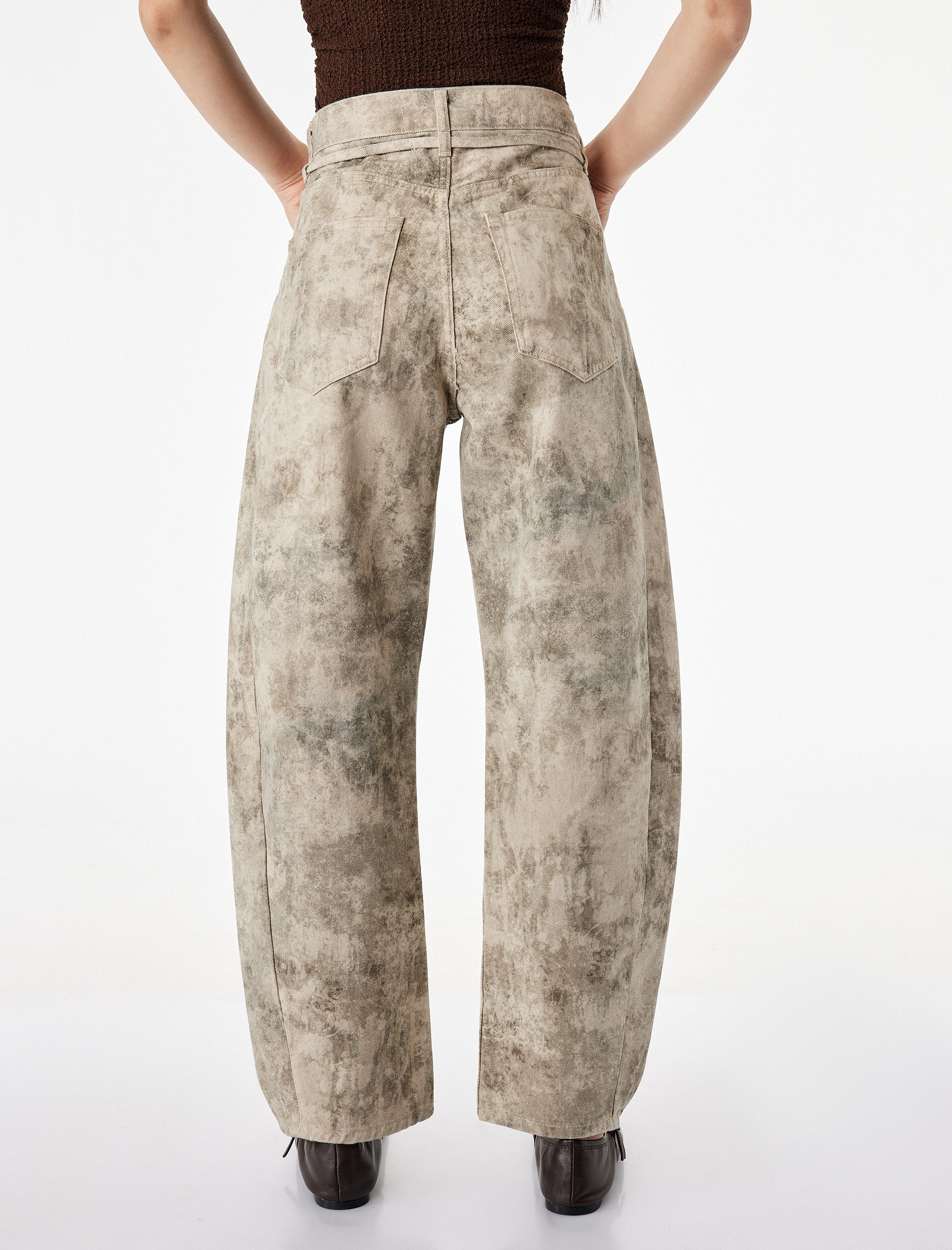   Rahat Kalıp Pamuklu Kemer Detaylı Yıkamalı Düğmeli Balon Pantolon