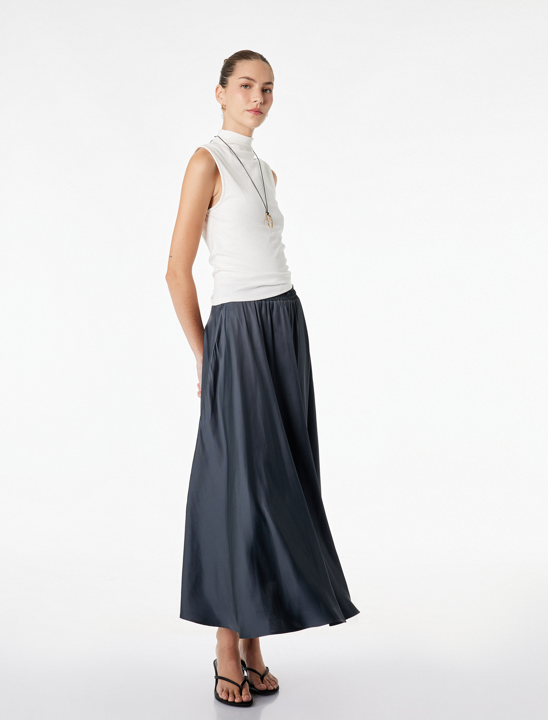   Beli Bağcıklı Kloş Uzun Saten Etek