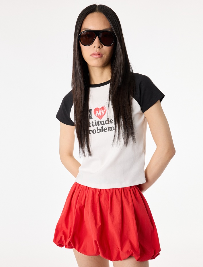  Pamuklu Slim Fit Kısa Reglan Kollu Bisiklet Yaka Slogan Baskılı Tişört