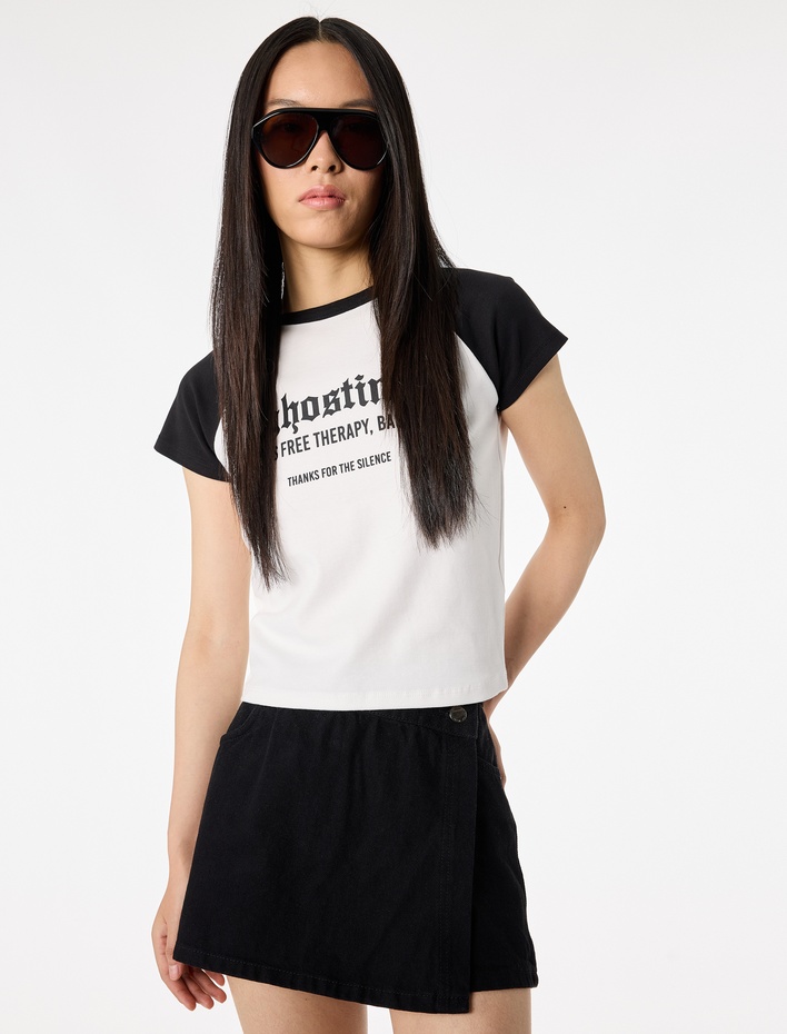  Slim Fit Pamuklu Kısa Reglan Kollu Bisiklet Yaka Baskılı Tişört