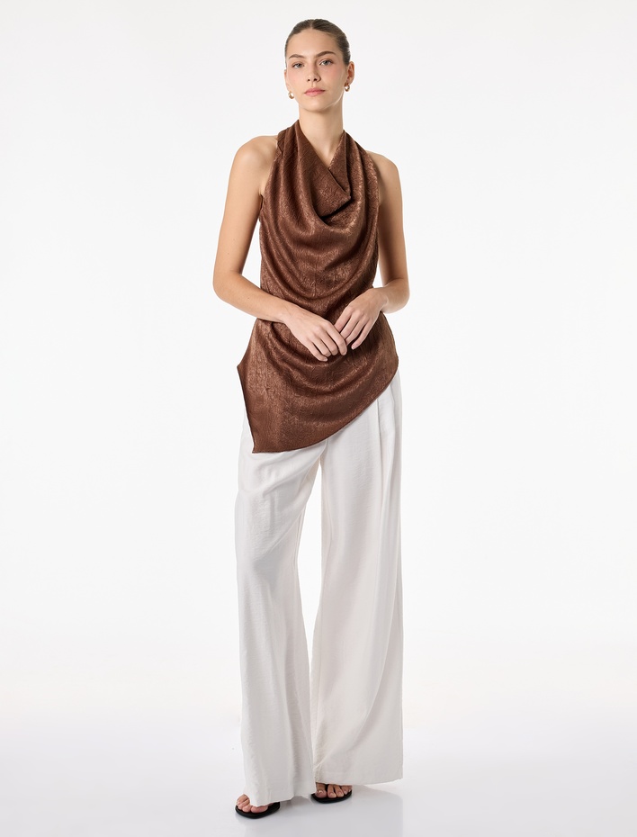  Asimetrik Kesim Kolsuz Sırtı Bağcıklı Saten Degaje Yaka Bluz