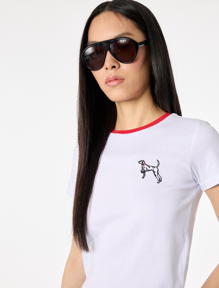  Pamuklu Slim Fit Kısa Kollu Bisiklet Yaka Köpek Nakış Detaylı Tişört