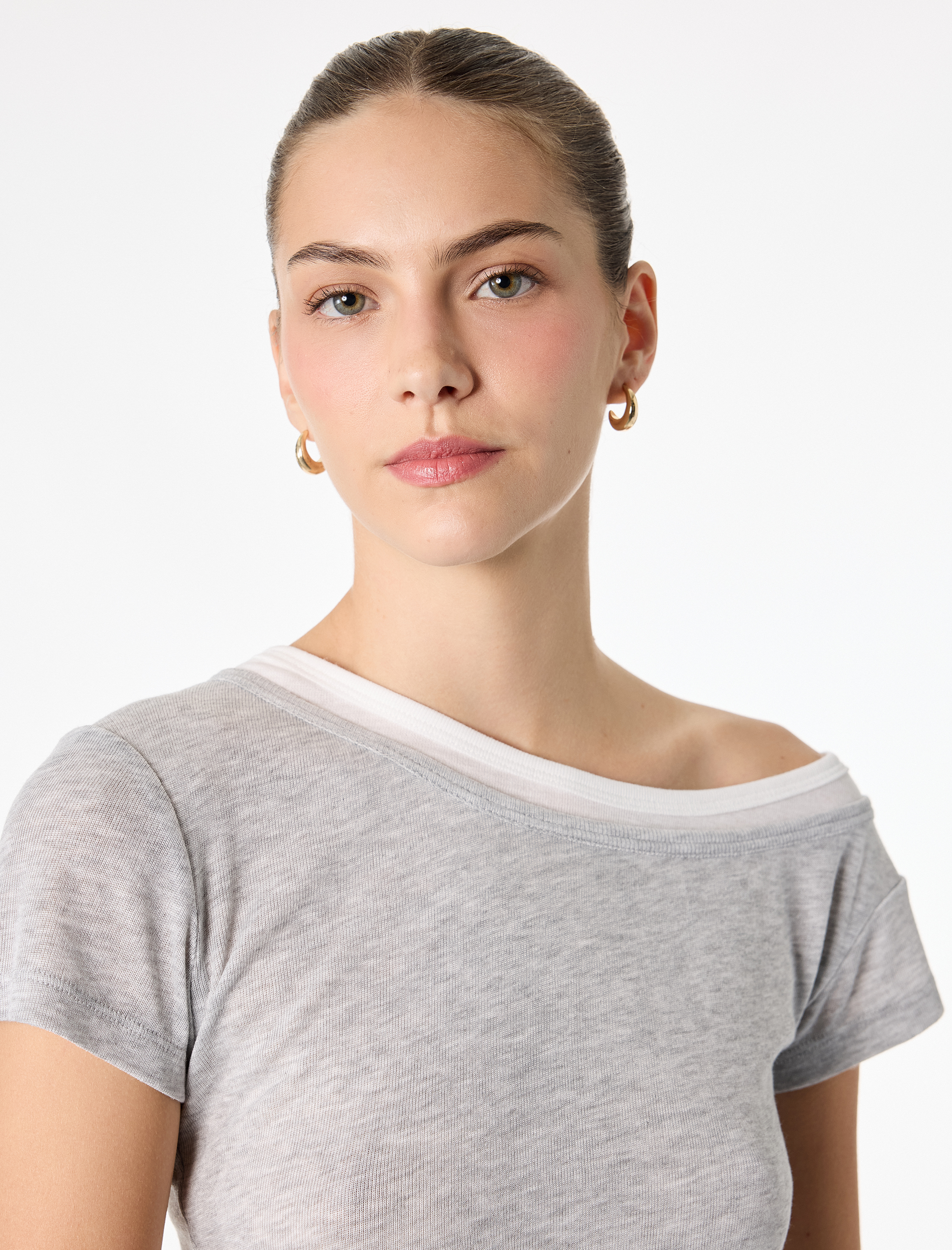   Slim Fit Kontrast Detaylı Kısa Kollu Kayık Yaka Tişört