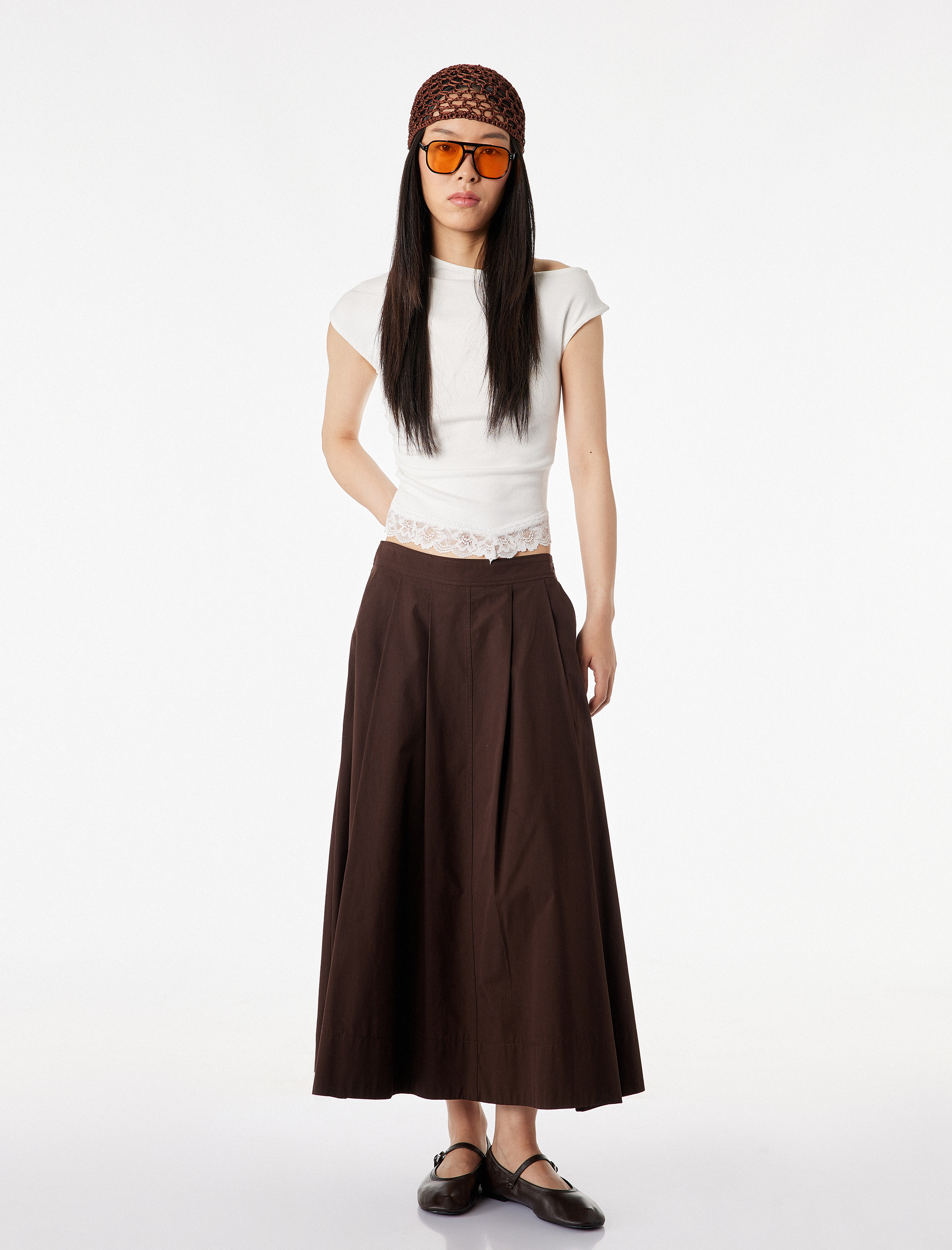   Dantel Detaylı Kısa Kollu Asimetrik Yaka Drapeli Omzu Açık Tişört