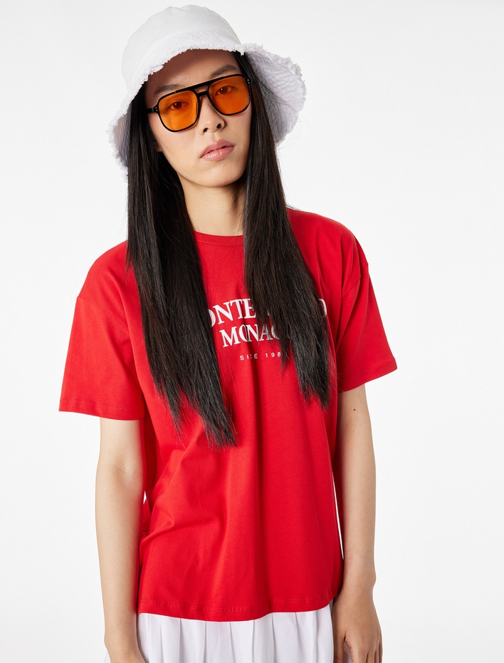  Rahat Kalıp Bisiklet Yaka Kısa Kollu Baskılı Pamuklu Tişört