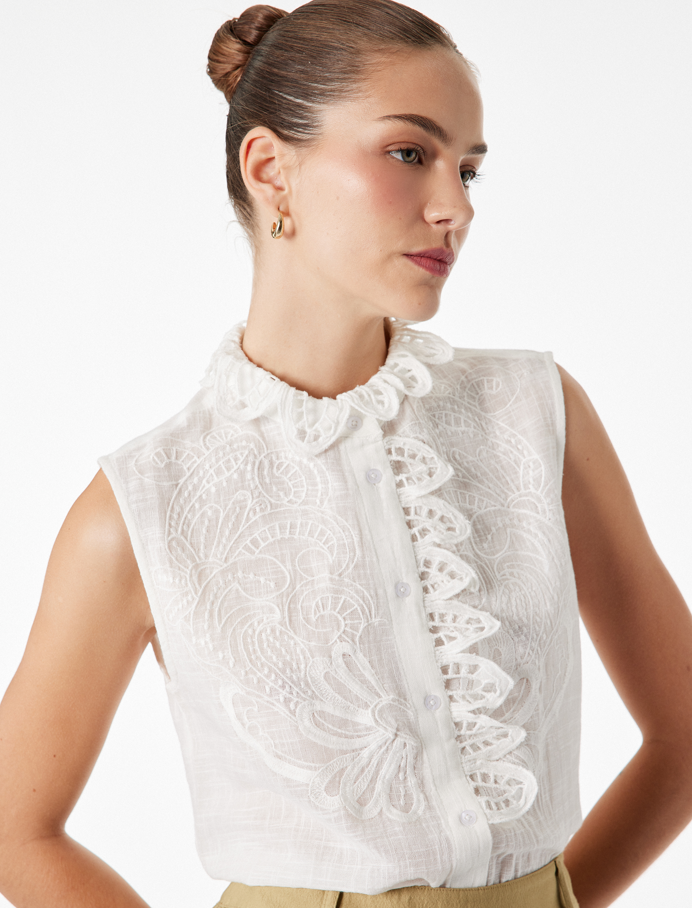 Pamuklu Düğmeli Floral Dokulu Brodeli Kolsuz Gömlek - Görsel 2