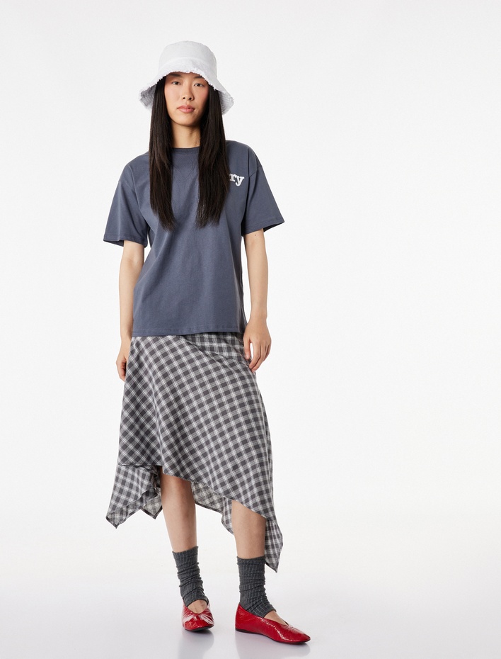  Arkası Baskılı Rahat Kalıp Kısa Kollu Bisiklet Yaka Tişört