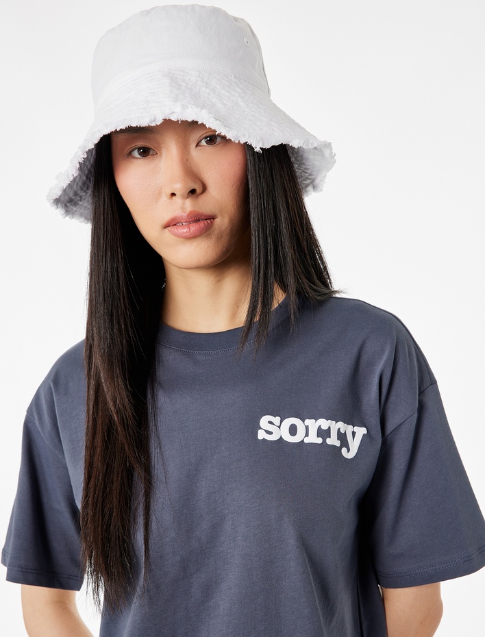  Arkası Baskılı Rahat Kalıp Kısa Kollu Bisiklet Yaka Tişört