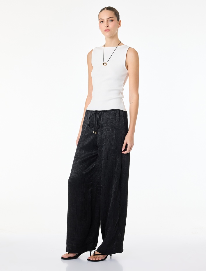  Bağcıklı Yüksek Bel Cep Detaylı Geniş Paça Saten Pantolon