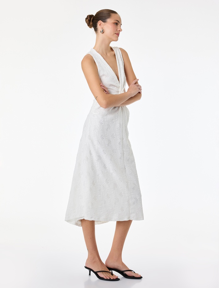  Slim Fit Kolsuz Floral Dokulu Düğüm Detaylı V Yaka Uzun Elbise