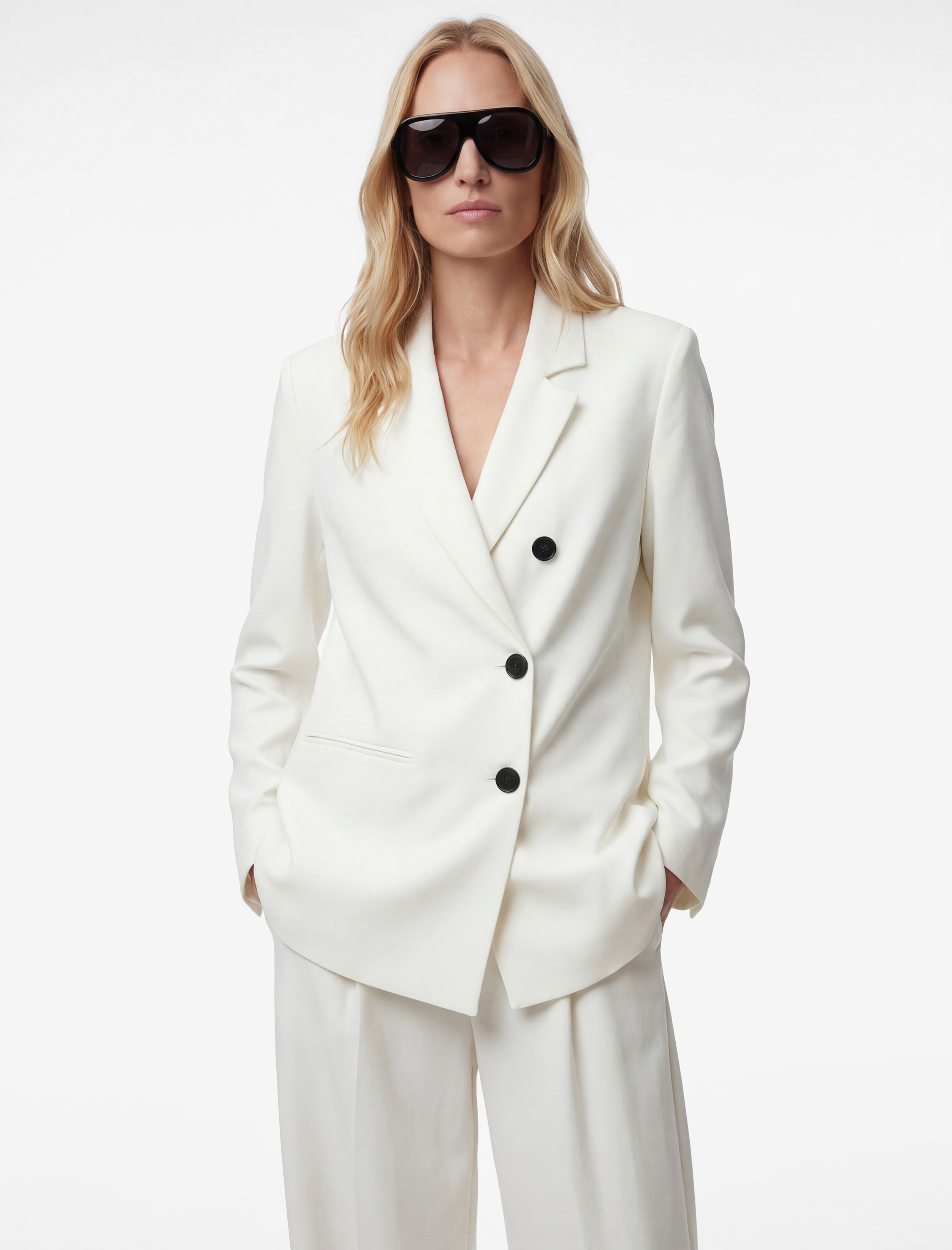   Düğmeli Cep Detaylı Uzun Kollu Kruvaze Yaka Blazer Ceket