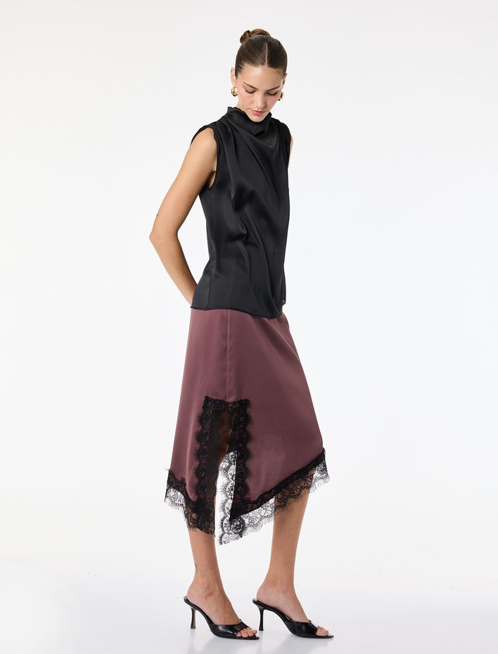  Asimetrik Kesim Normal Bel Dantel Detaylı Saten Etek