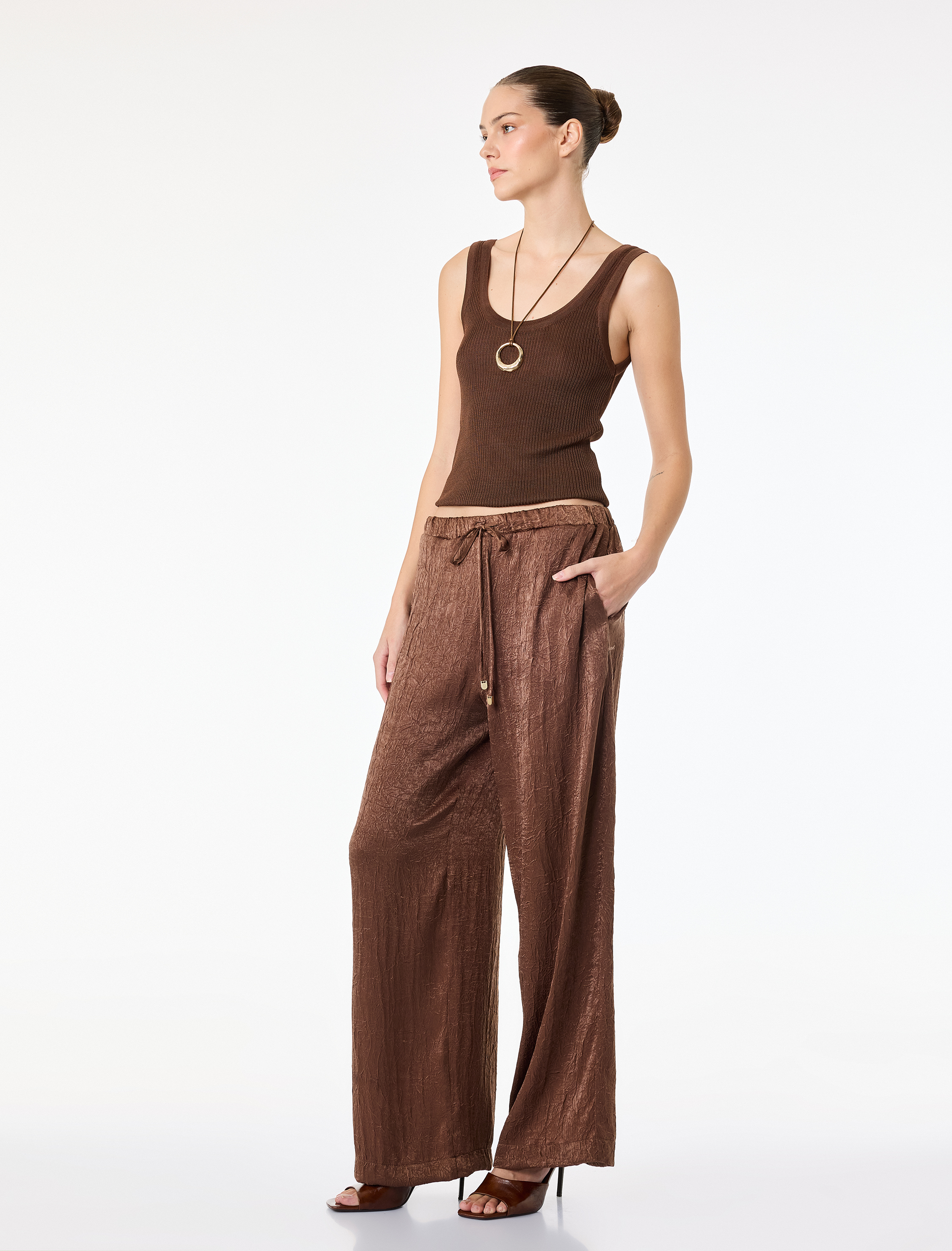   Bağcıklı Yüksek Bel Cep Detaylı Geniş Paça Saten Pantolon