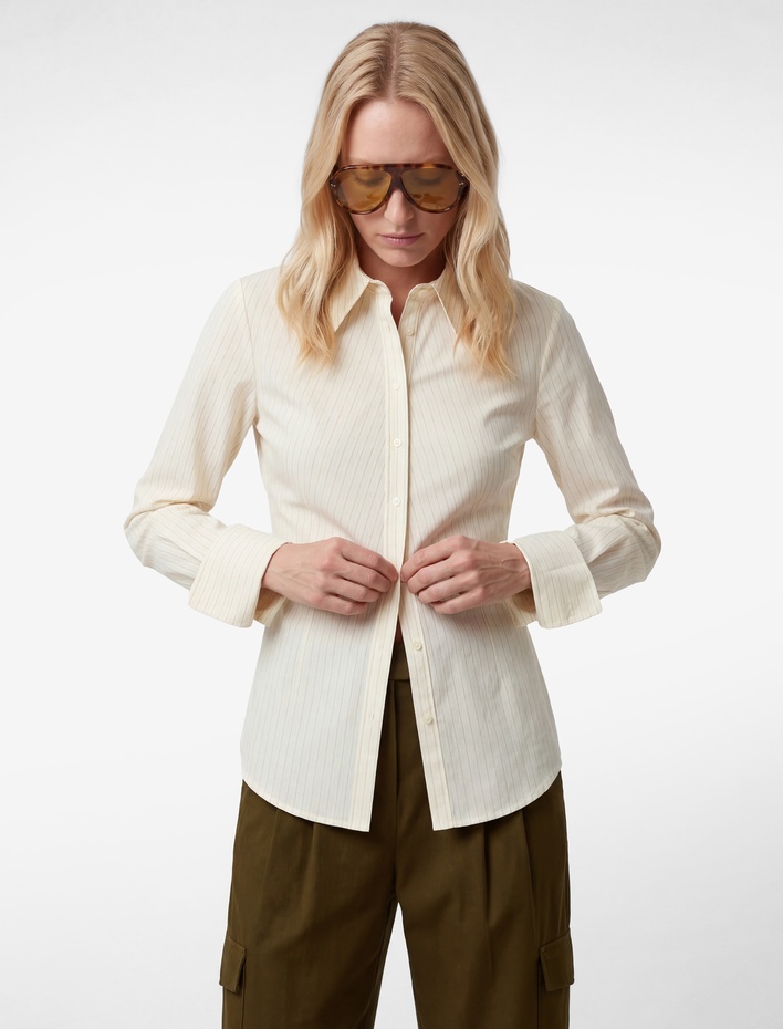  Düğmeli Yırtmaç Detaylı Uzun Kollu Pamuklu Klasik Yaka Çizgili Gömlek