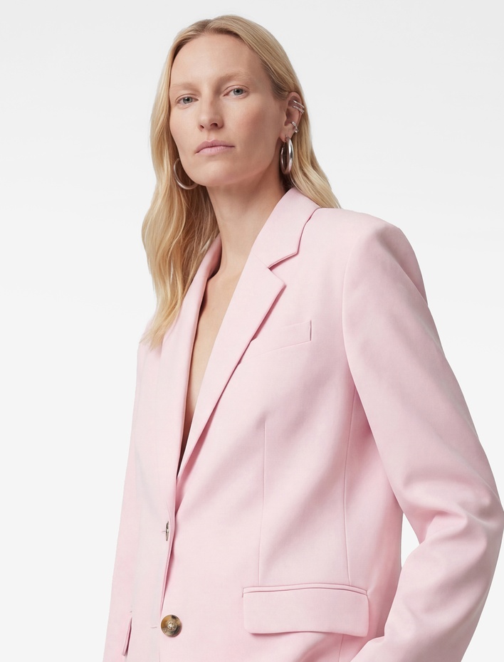  Düğmeli Geniş Yaka Cep Detaylı Blazer Ceket