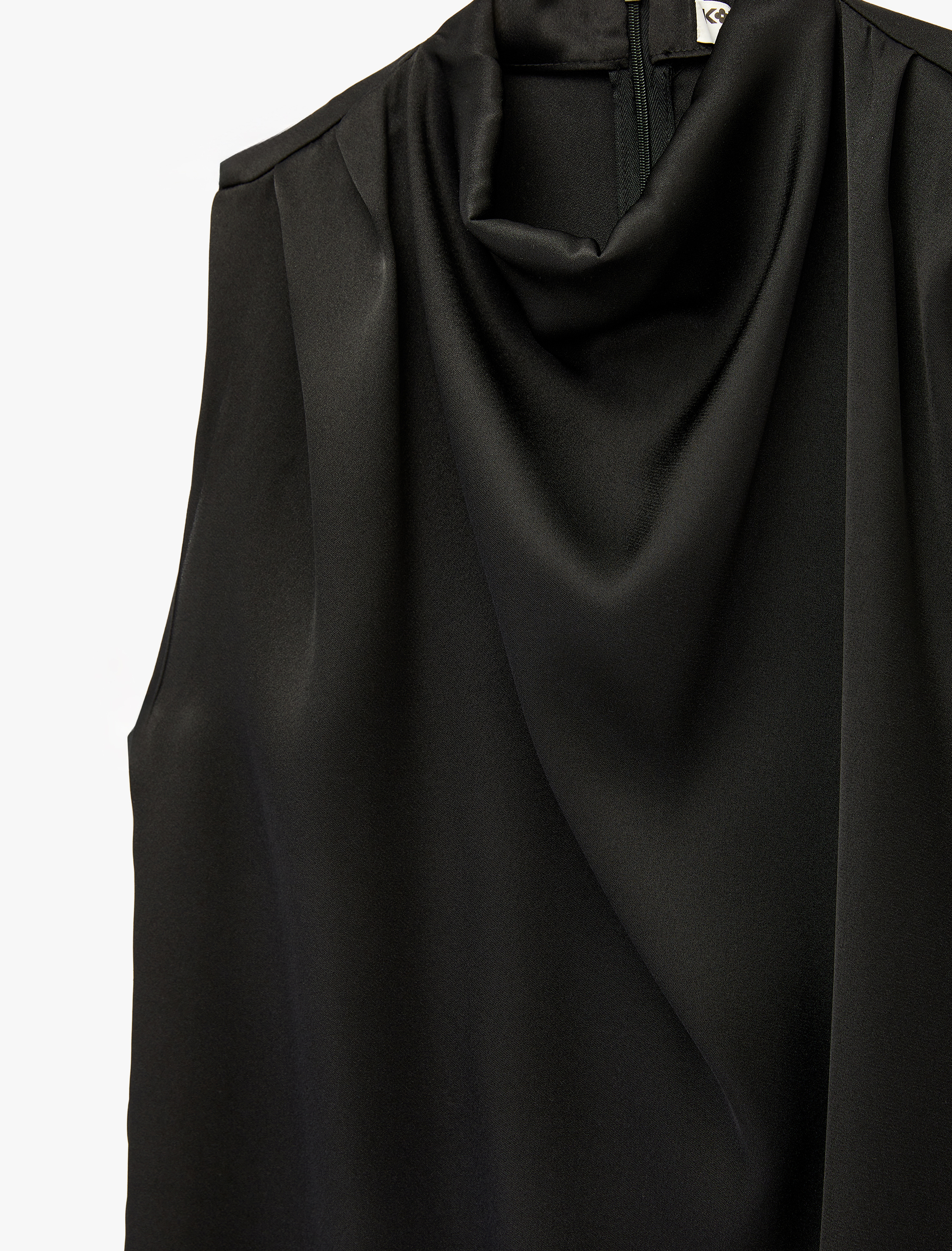   Dik Yaka Kolsuz Drape Detaylı Saten Bluz