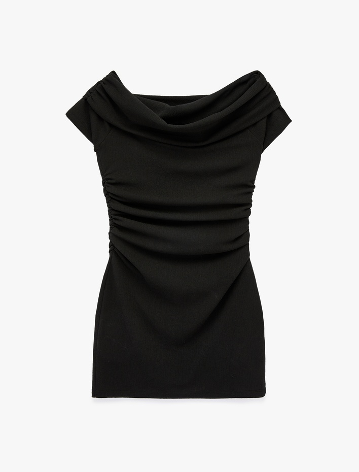  Drape Detaylı Kolsuz Omzu Açık Madonna Yaka Mini Krep Elbise