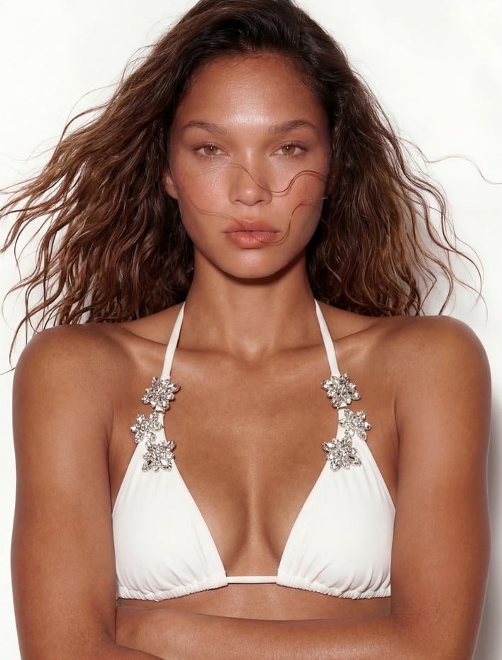  Taşlı Aksesuar Detaylı Üçgen Bikini Üstü