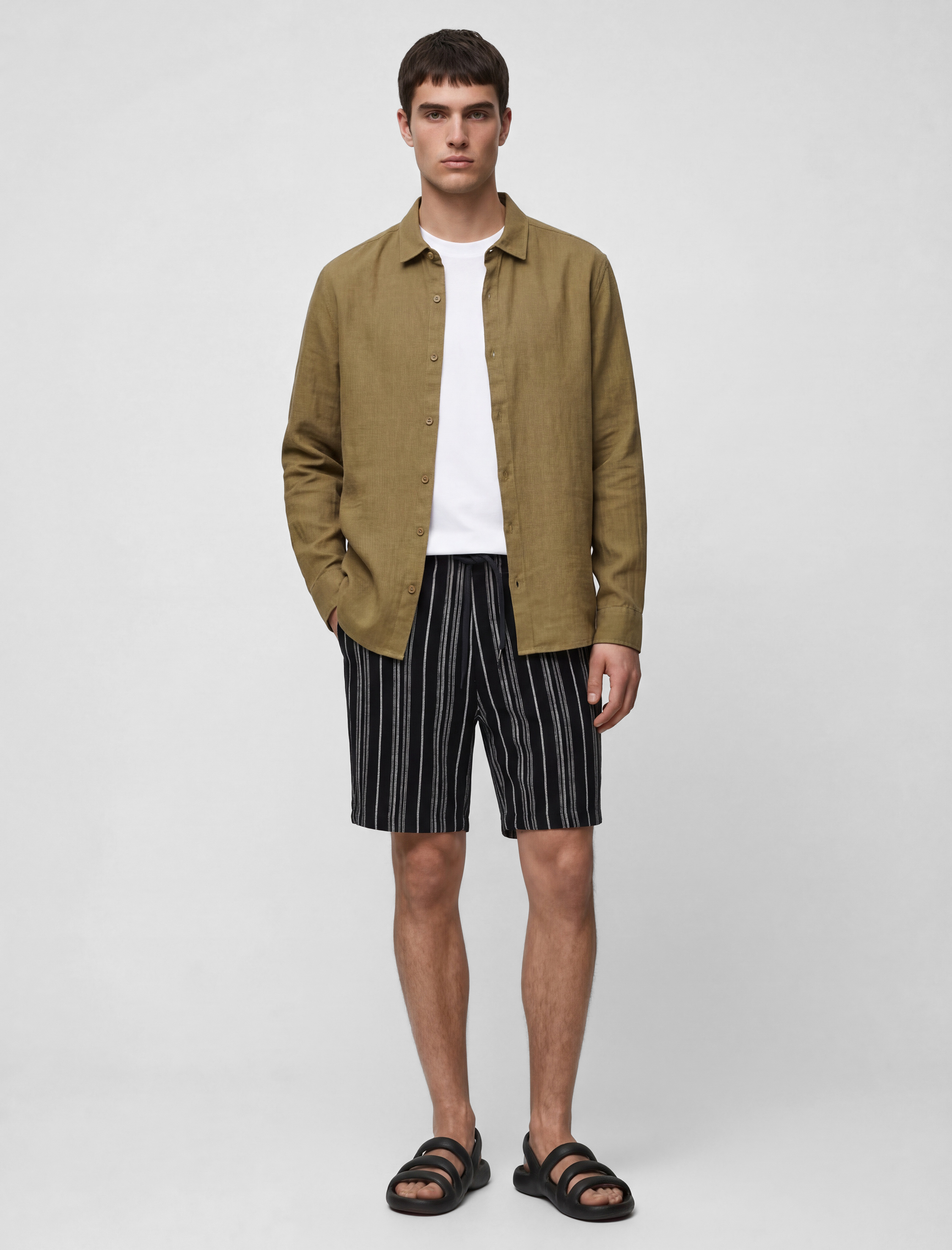   Regular Fit Bürümcük Pamuklu Bermuda Çizgili Beli Bağcıklı Şort