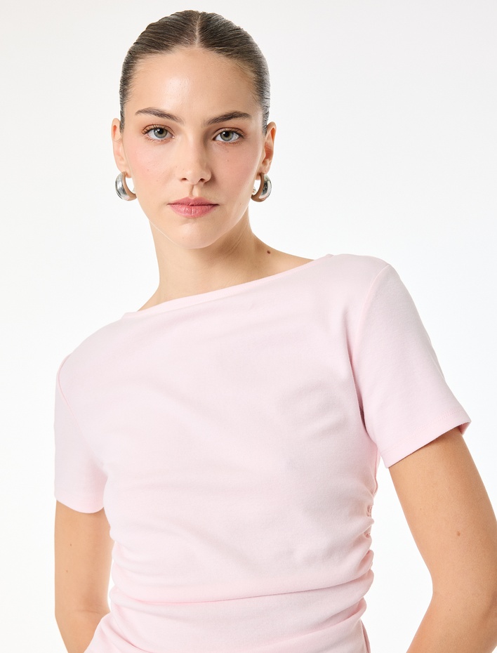  Pamuklu Drape Detaylı Kısa Kollu Bisiklet Yaka Tişört