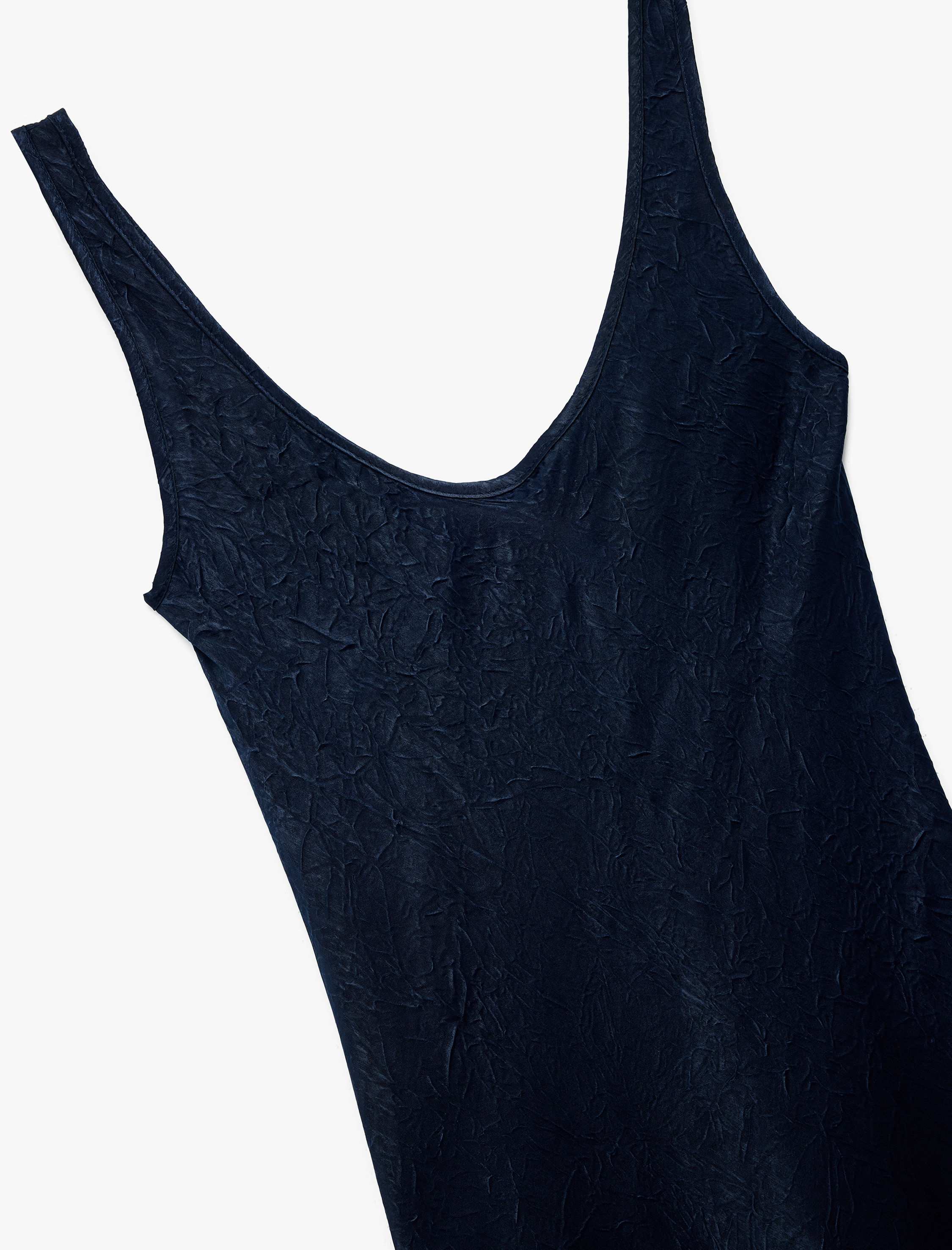   Slim Fit Kolsuz U Yaka Kalın Askılı Uzun Saten Elbise