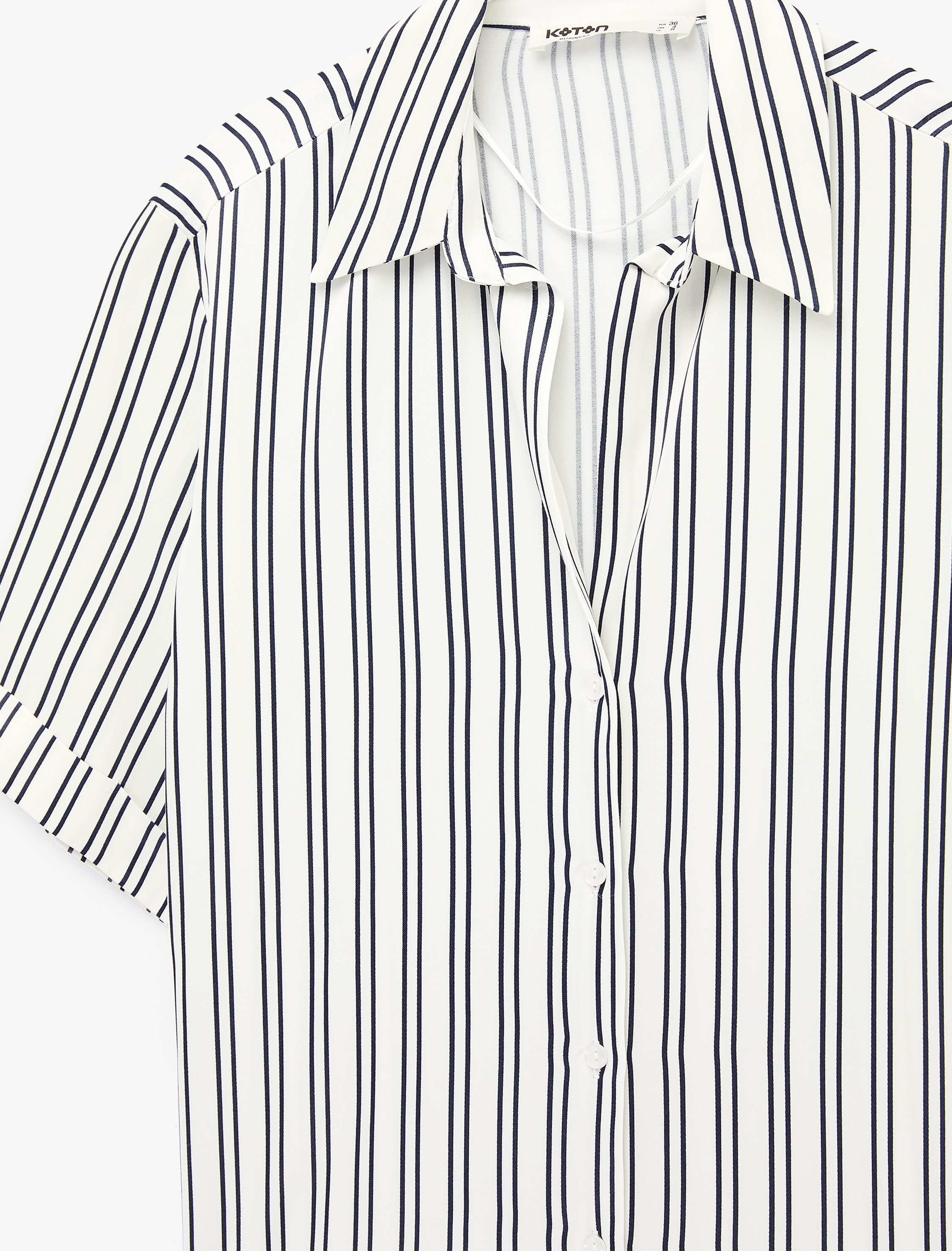   Klasik Yaka Düğmeli Kısa Kollu Viskon Gömlek