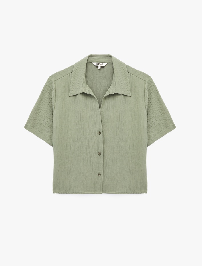  Regular Fit Kaçık Yaka Kısa Kollu Dokulu Crop Gömlek