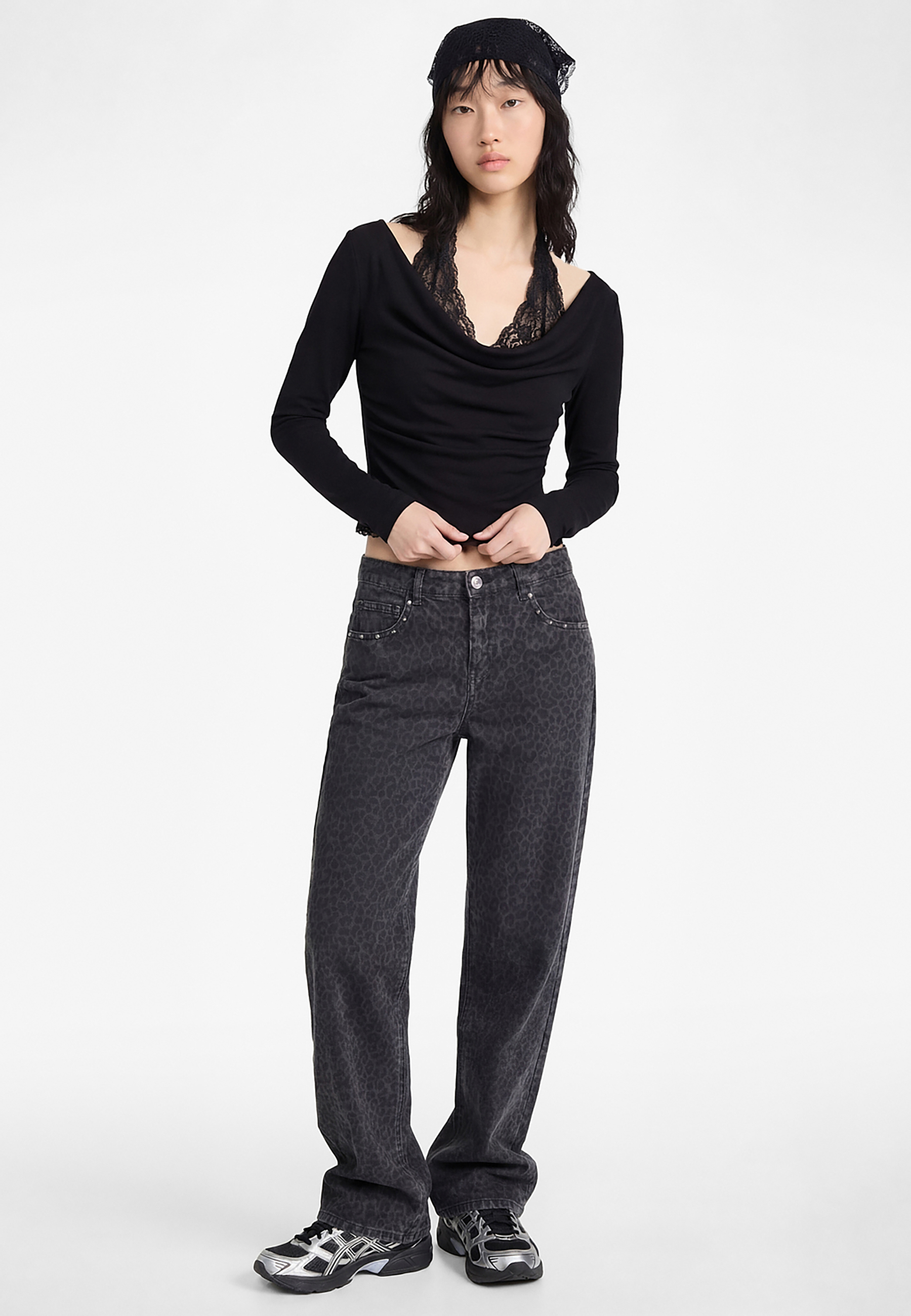   Halter Yaka Dantel Detaylı Slim Fit Uzun Kollu Tişört