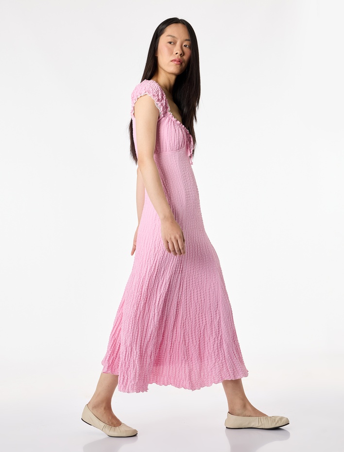  Kolsuz Bağcıklı U Yaka Bürümcük Dantel Detaylı Uzun Elbise