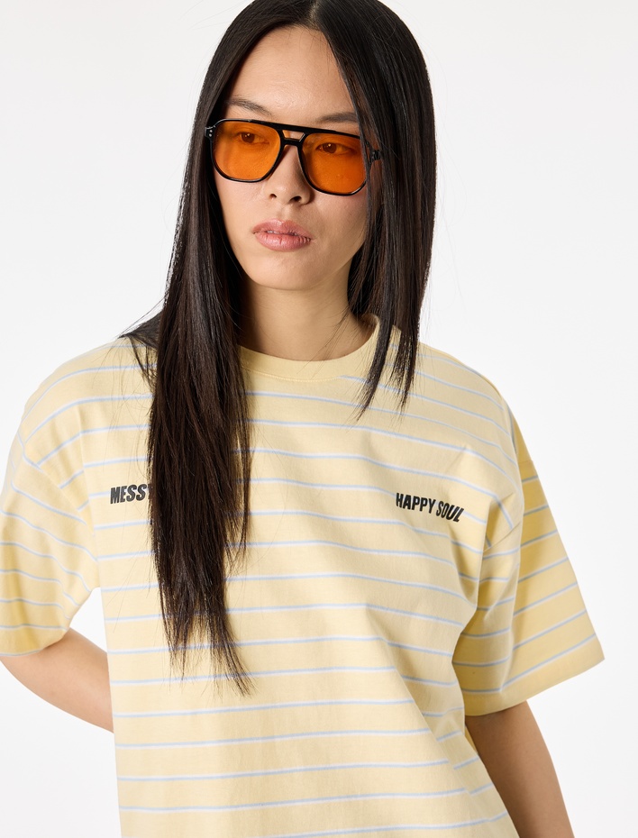  Pamuklu Çizgili Bisiklet Yaka Kısa Kollu Baskılı Tişört