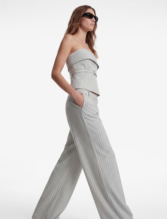  Kemer Detaylı Çizgili Straplez Crop Bluz