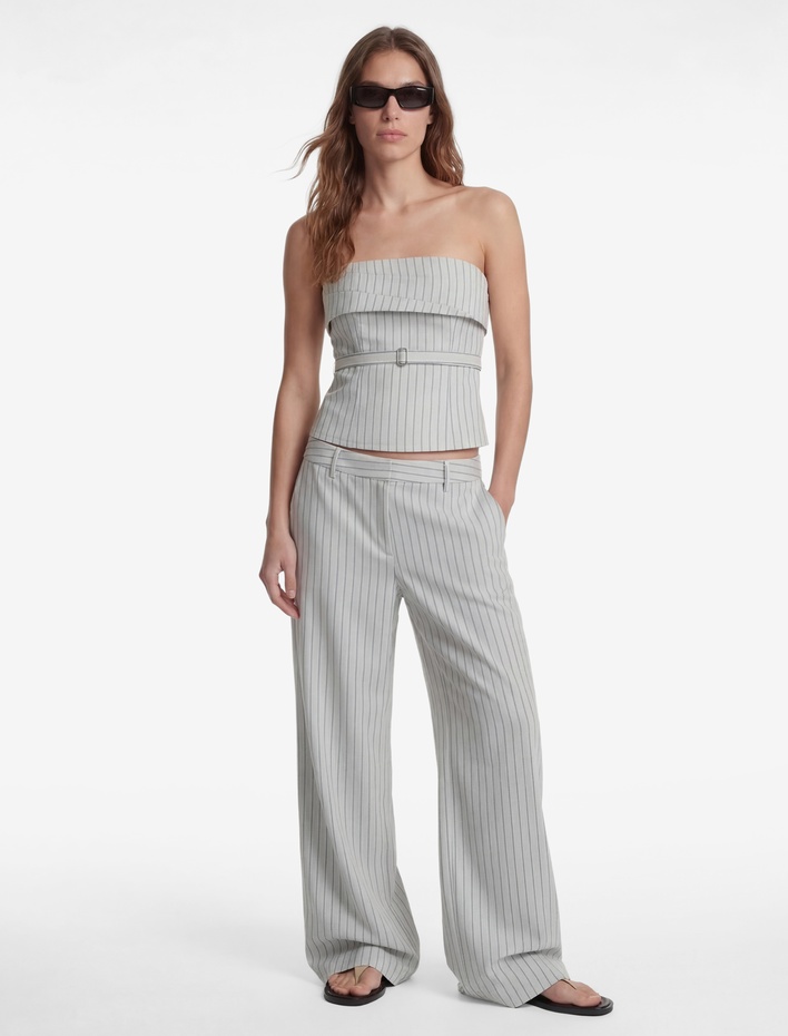  Kemer Detaylı Çizgili Straplez Crop Bluz