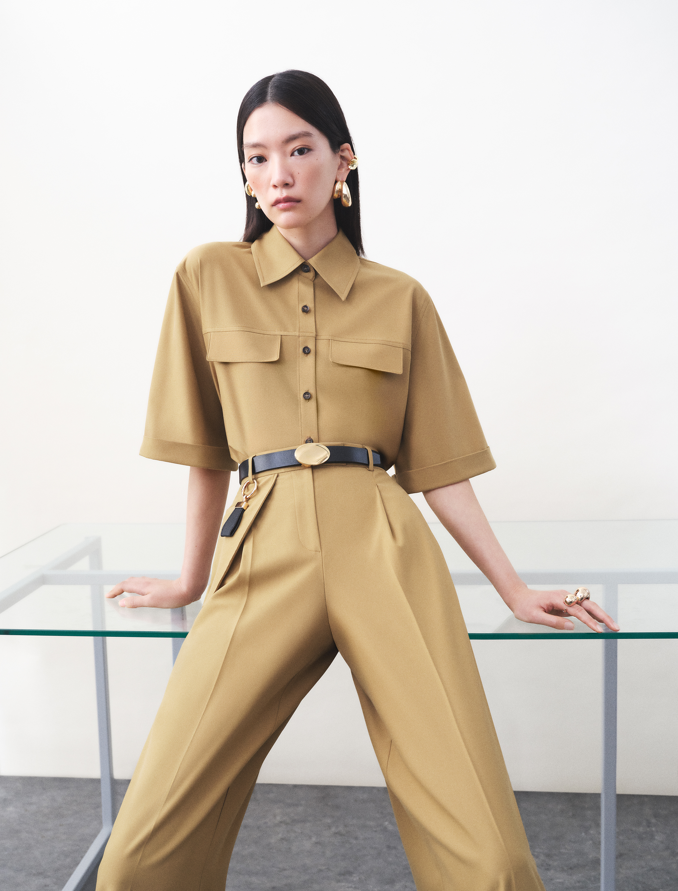 Viskon Karışımlı Düğmeli Cep Detaylı Kısa Kollu Gömlek Yaka Bluz