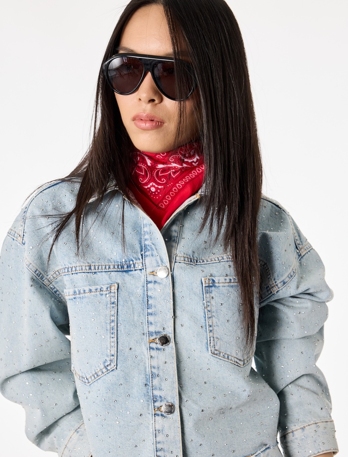  Rahat Kalıp Uzun Kollu Klasik Yaka Cep Detaylı Denim Ceket